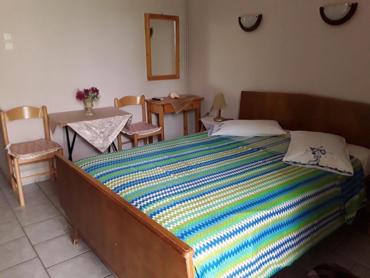 Γιαννουλα Κρετση Hotell Kamena Vourla Exteriör bild